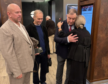 Врачи НМИЦ Приорова посетили спектакль-реквием в театре Вахтангова, посвященный 22 годовщине трагедии Беслана